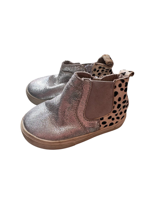 Country Road Boots - Size EU 22