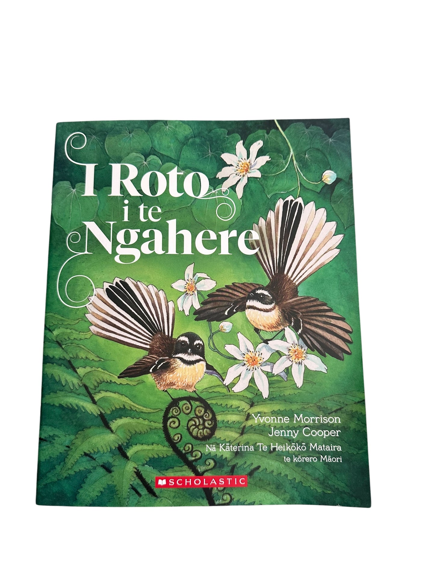 I Roto I te Ngahere (Small Book Version)