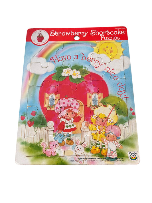 Vintage 1982 Strawberry Shortcake Frame Tray Puzzle